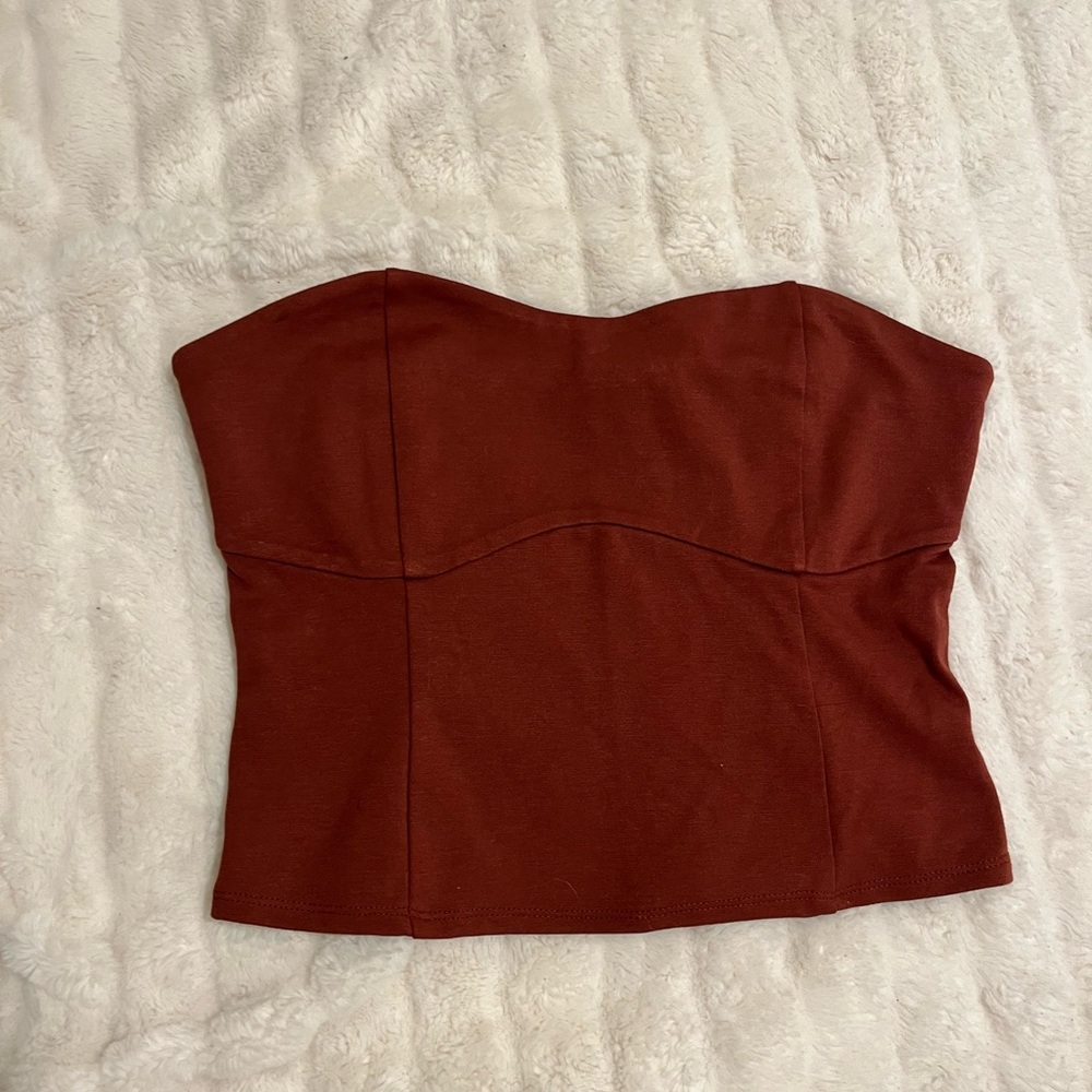 Chic Brown Crop Top with Elegant Design